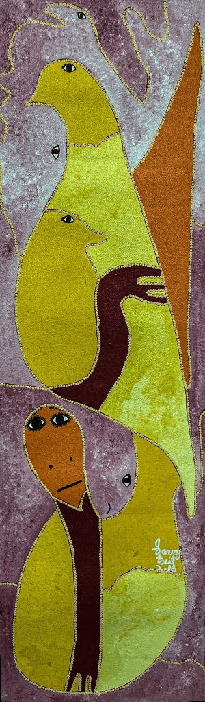 L’Oiseau Jaune de Levoy Exil incarne la fusion entre spiritualité et nature, typique du mouvement Saint-Soleil. À travers des motifs cosmiques et une palette éclatante, l’artiste donne vie à un oiseau symbolique, porteur de liberté et d’énergie mystique. Son style distinctif, mêlant abstraction et figures stylisées, évoque un univers vibrant et profondément enraciné dans la culture haïtienne.