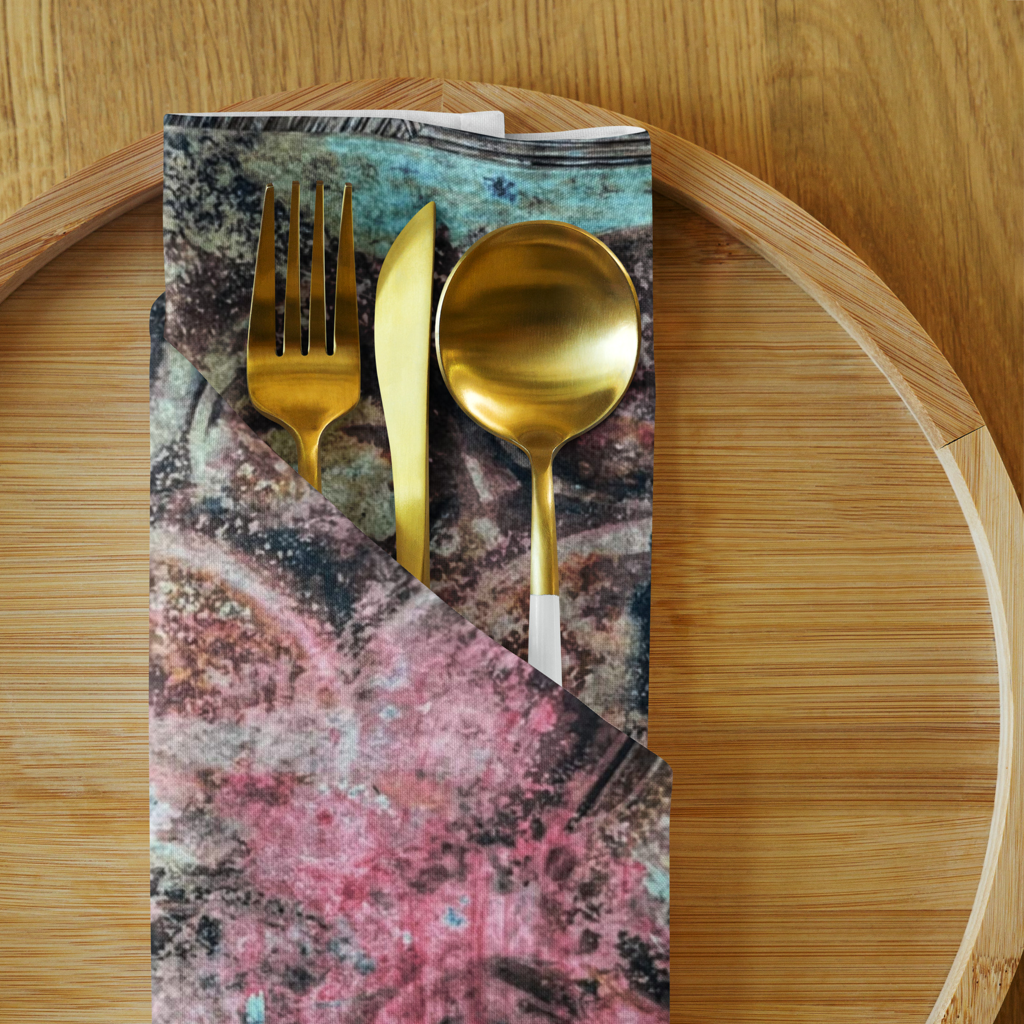 7 Luxury Gold Cutlery: Stunning Napkin Fold for Elegant Table Settings set Tiga - Image 2